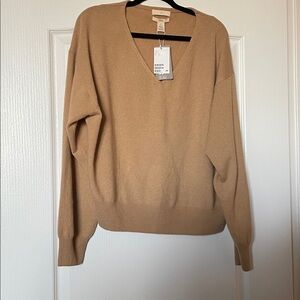 V-Neck Cashmere Women’s L Camel Sweater Quiet Luxury NWT